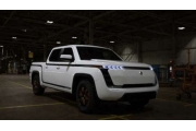 Hon Hai hankkii ensimmäisen sähköajoneuvojen valmistuspohjan Pohjois -Amerikassa ja tuottaa Massan Lordstown Electric Pickup -kuorma -autoja.